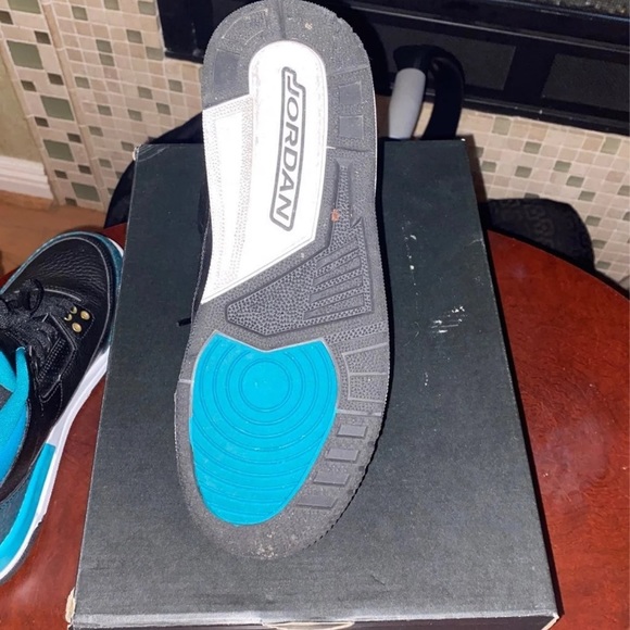 Jordan 4 - Picture 7 of 10